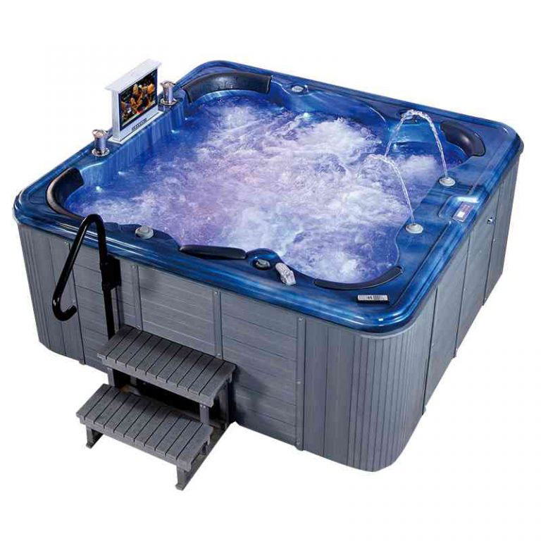 hot tub with swimming jet